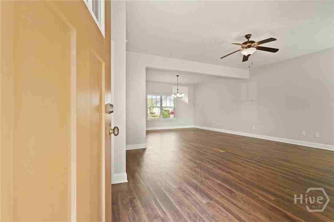 604 Trellis Sq - Photo 3 of 50