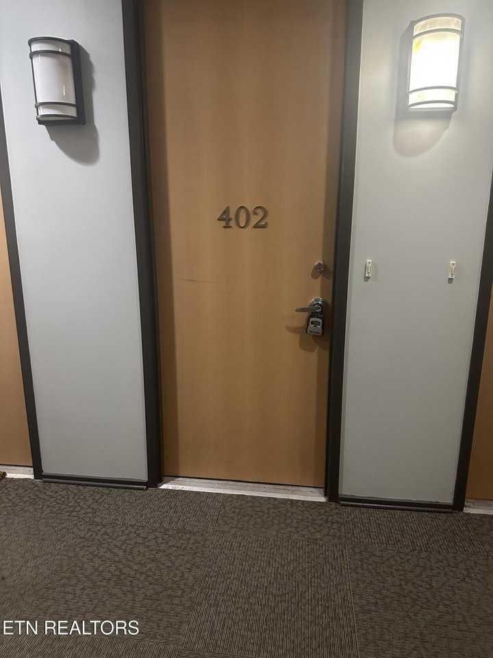 440 Walnut St #402 - Photo 6 of 43