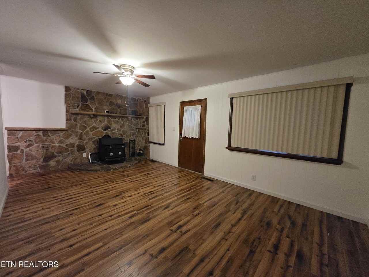 295 Bilbrey Rd - Photo 4 of 32