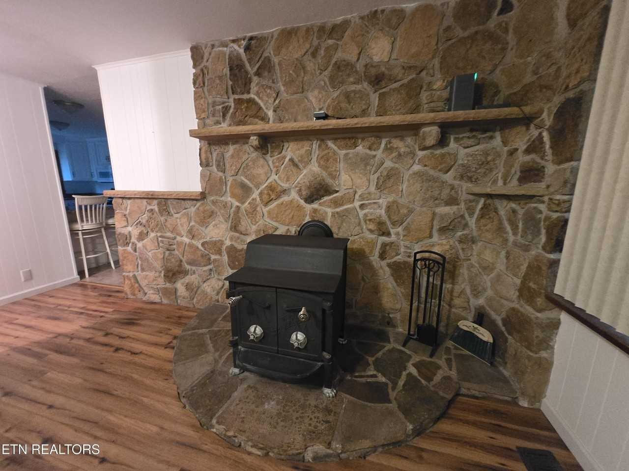 295 Bilbrey Rd - Photo 5 of 32