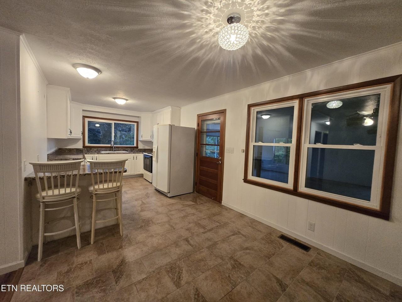 295 Bilbrey Rd - Photo 7 of 32