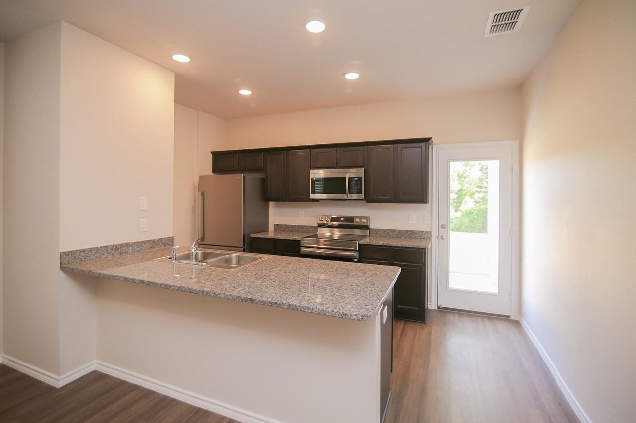 3105 Mesa Dr - Photo 5 of 22