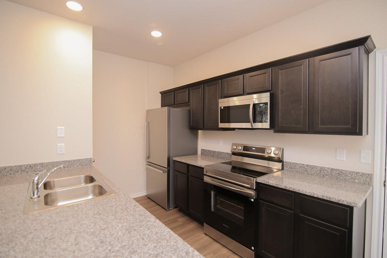 3105 Mesa Dr - Photo 6 of 22