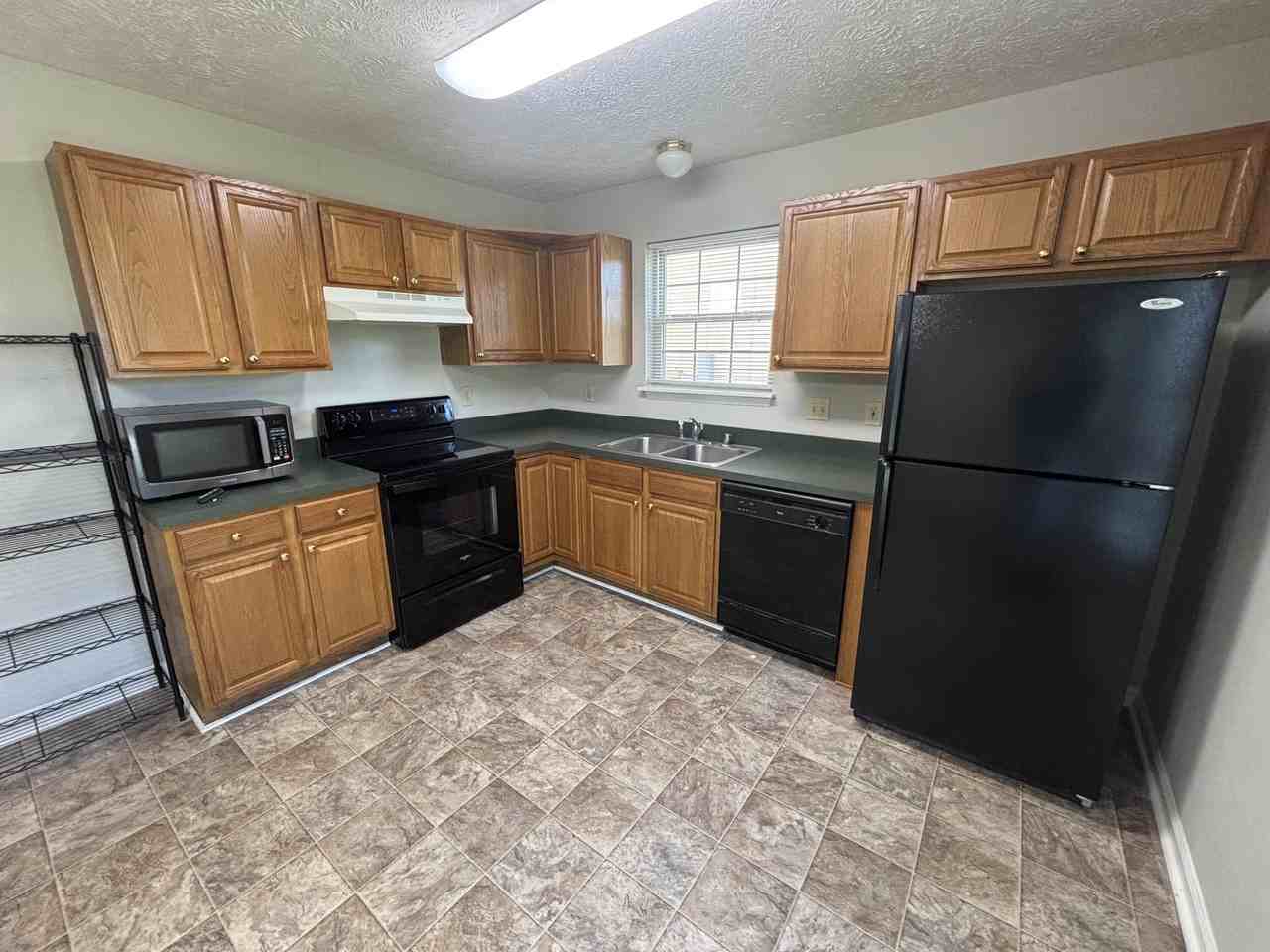 2724 Hayden Park Ln - Photo 3 of 13