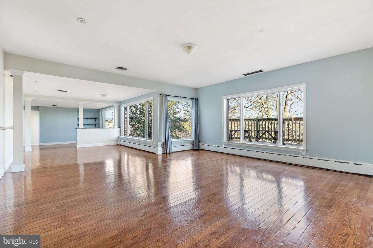 1400 Delaware Ave - Photo 4 of 15