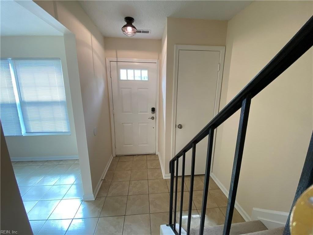 1102 Clear Springs Rd - Photo 2 of 25