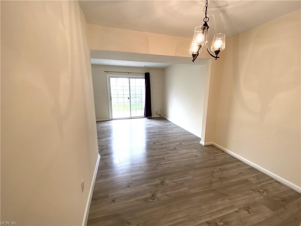 1102 Clear Springs Rd - Photo 7 of 25