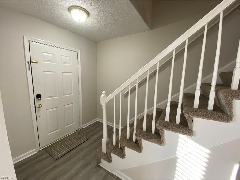 1944 Darnell Dr - Photo 2 of 25