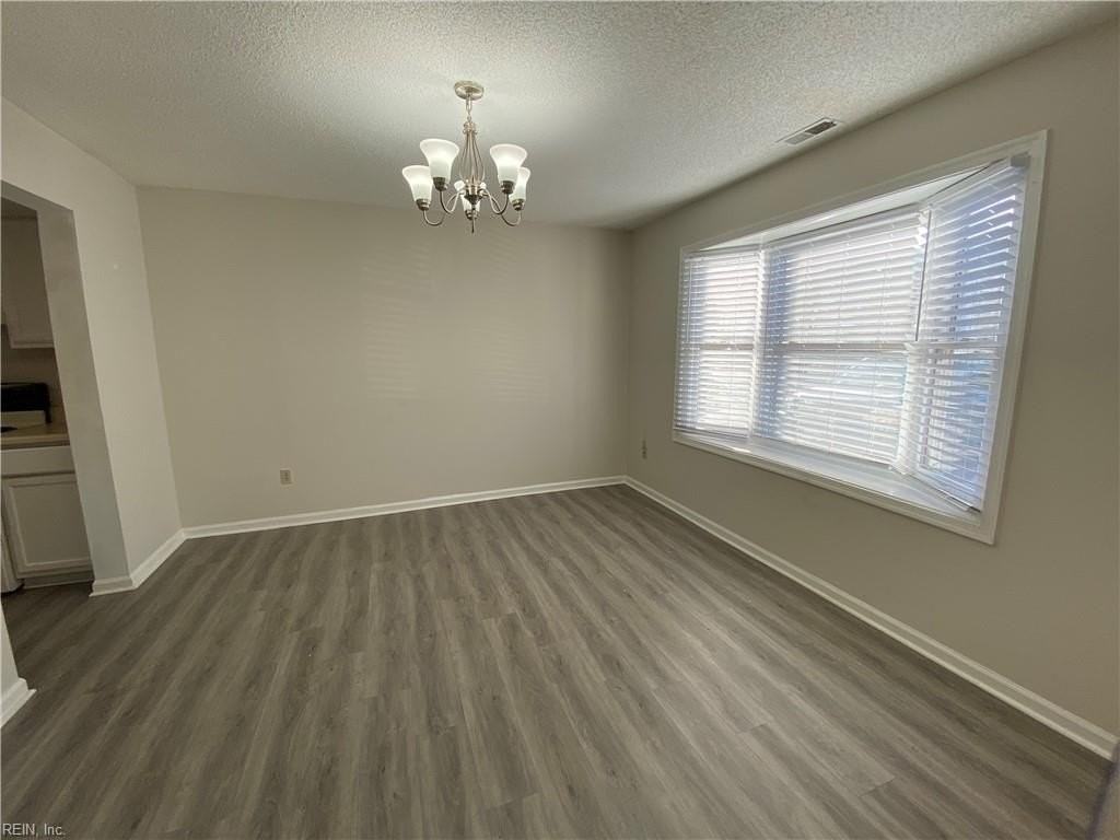 1944 Darnell Dr - Photo 3 of 25