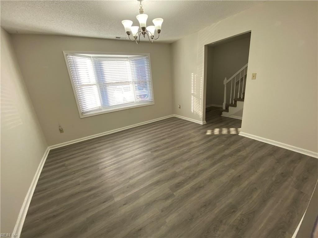 1944 Darnell Dr - Photo 4 of 25