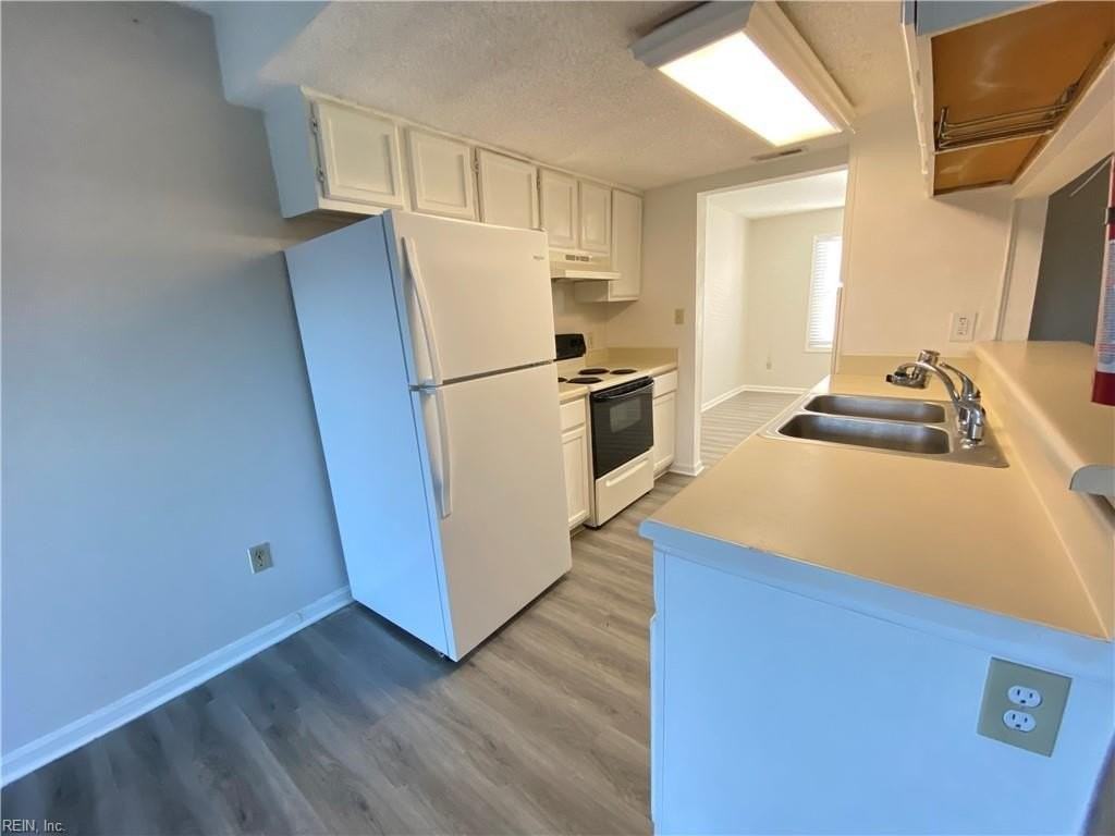 1944 Darnell Dr - Photo 6 of 25