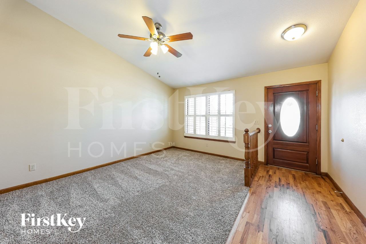 5205 W Aster Dr - Photo 2 of 16