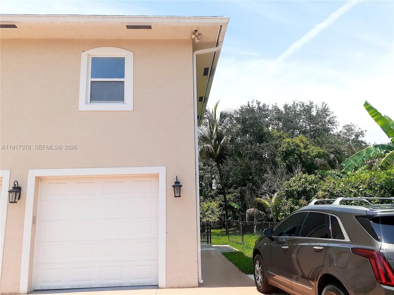 13755 Sw 20th St #REAR - Photo 2 of 32
