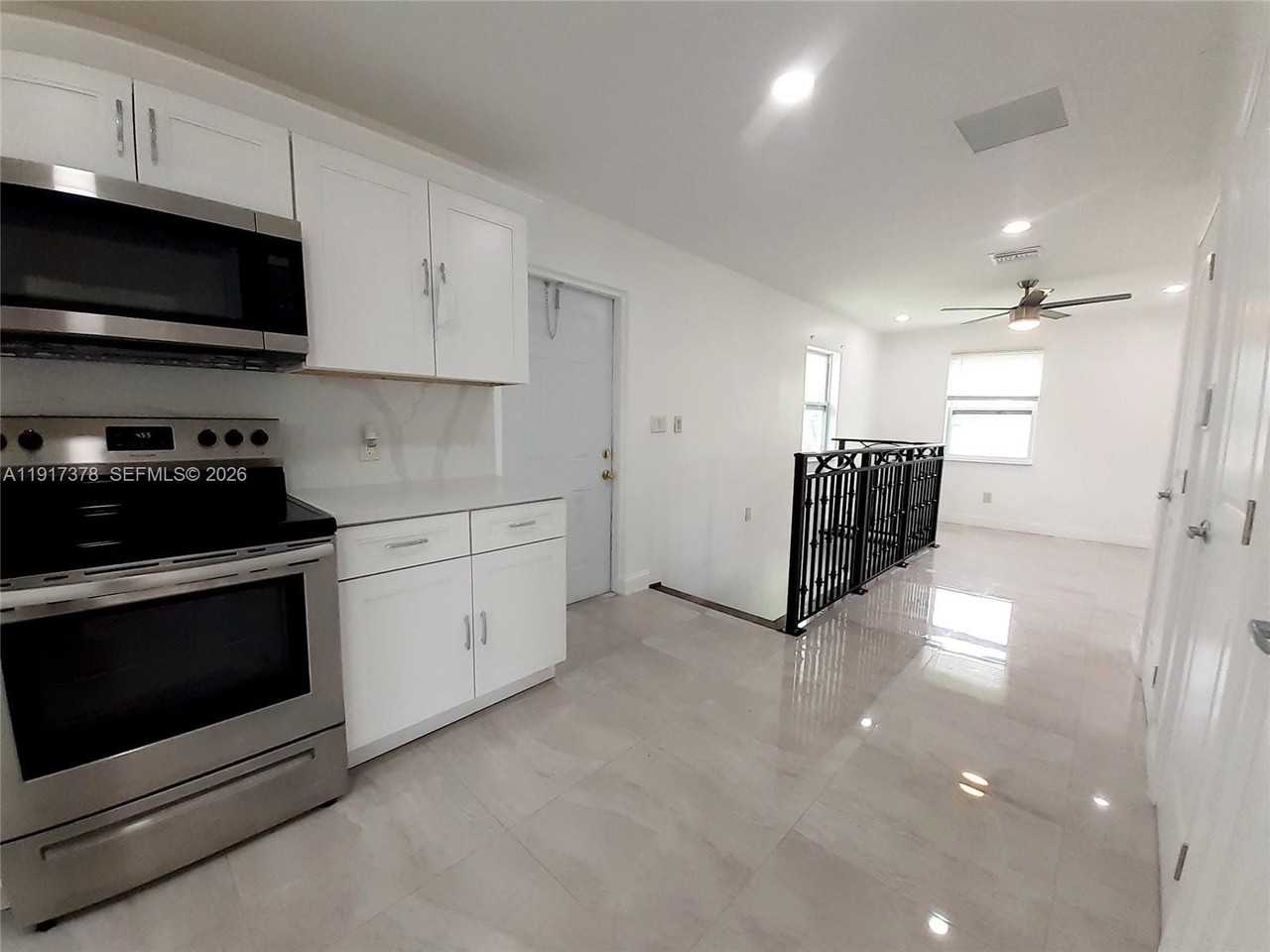 13755 Sw 20th St #REAR - Photo 5 of 32