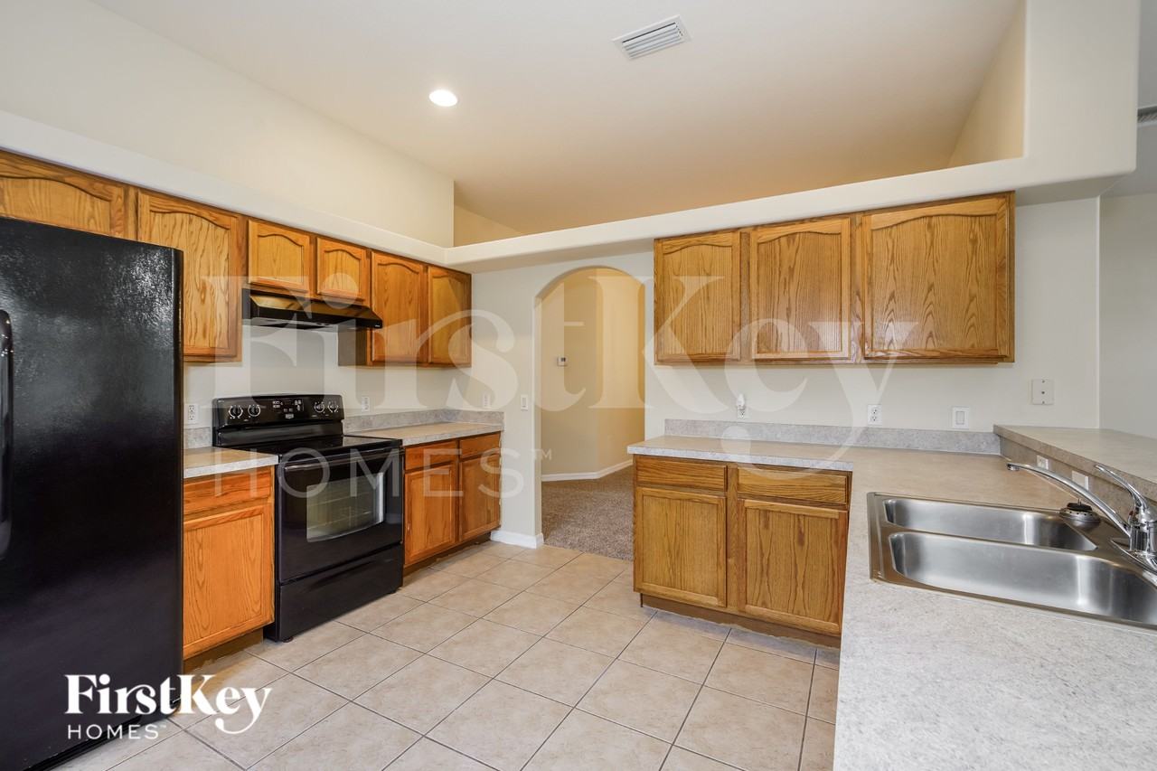 4693 Huron Bay Cir - Photo 7 of 16