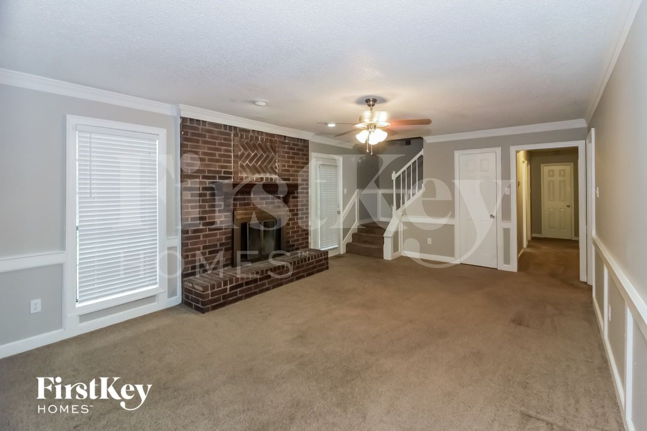 4619 Leash Ln - Photo 5 of 16