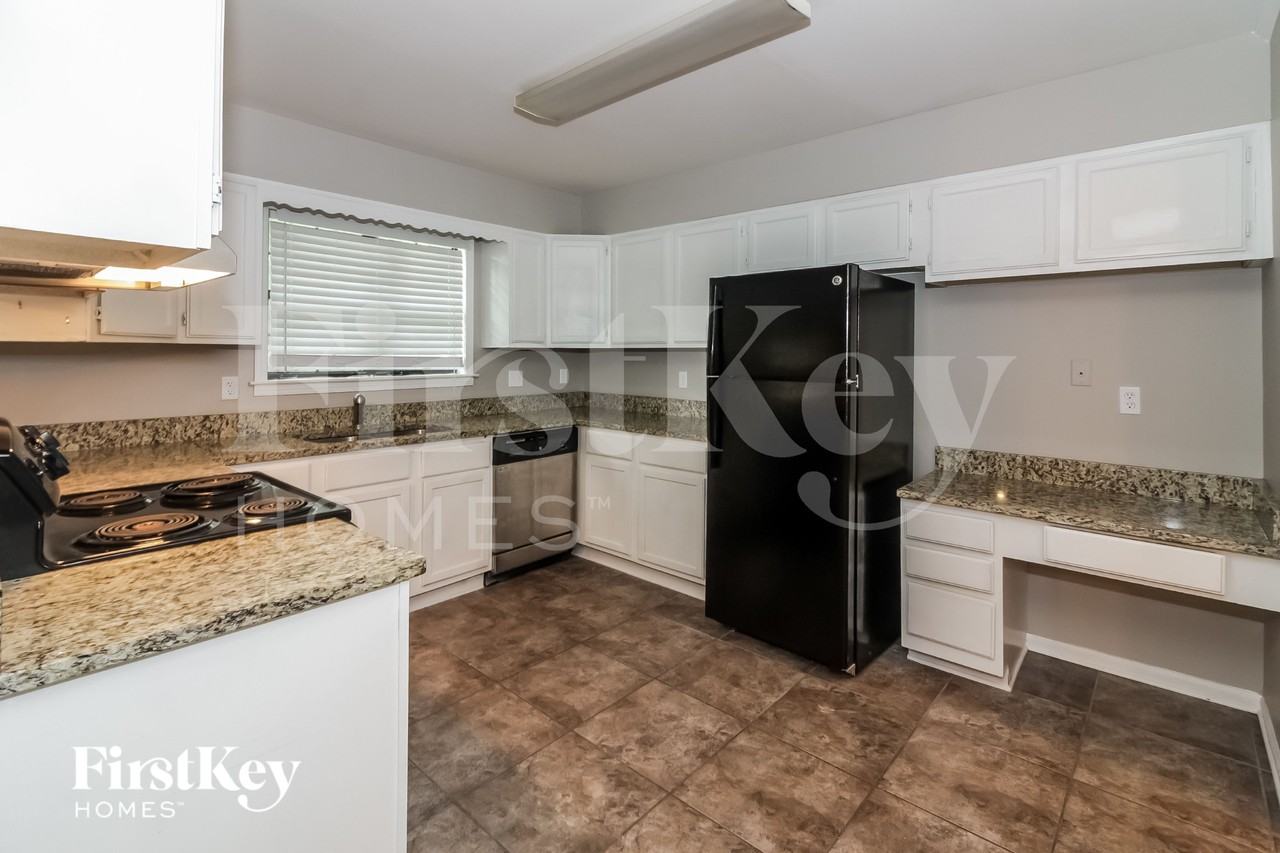 4619 Leash Ln - Photo 7 of 16