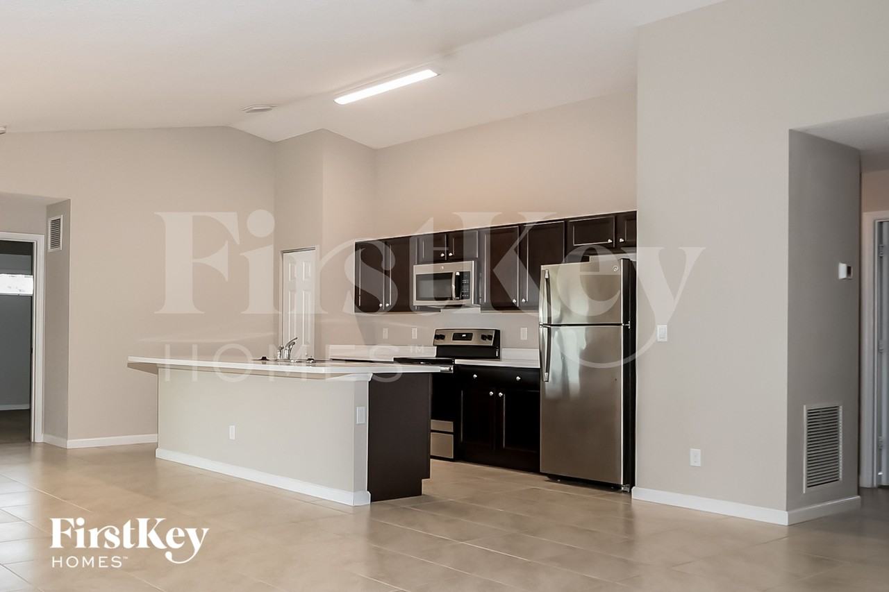 3542 Sw Viceroy St - Photo 5 of 16