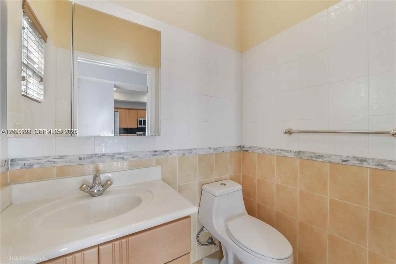2919 Coconut Ave #4 - Photo 7 of 16