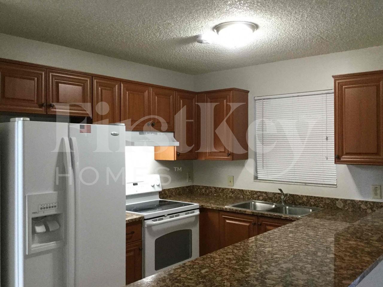 3085 Lighthouse Pl - Photo 4 of 30