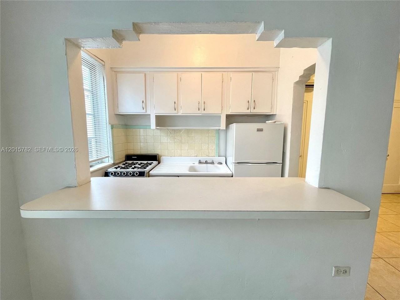 901 Collins Ave #103 - Photo 4 of 10