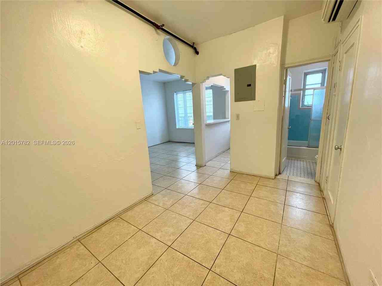 901 Collins Ave #103 - Photo 7 of 10