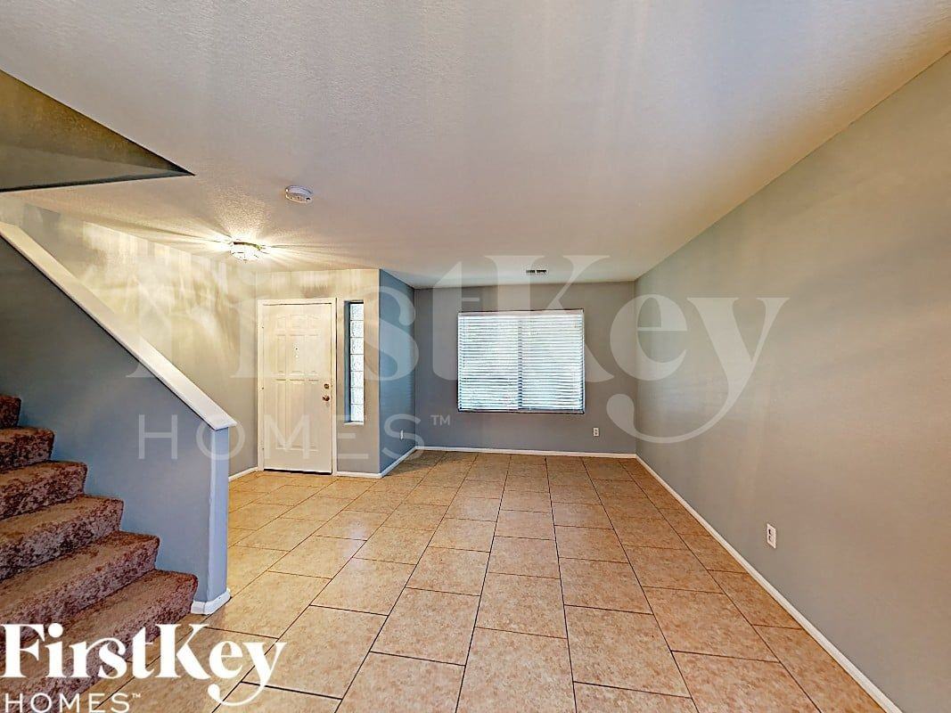 2430 W Via Dona Rd - Photo 2 of 17