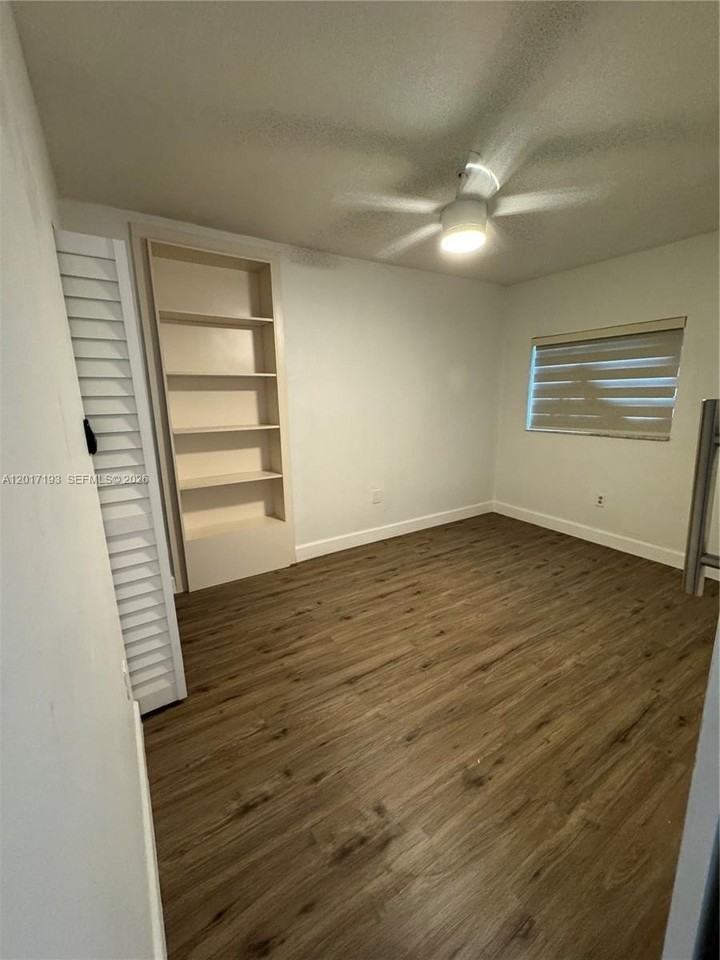 235 Sw 64th Ave #2B - Photo 4 of 11