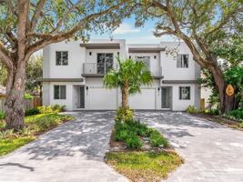 featured image of 830 Sw 30th St #1