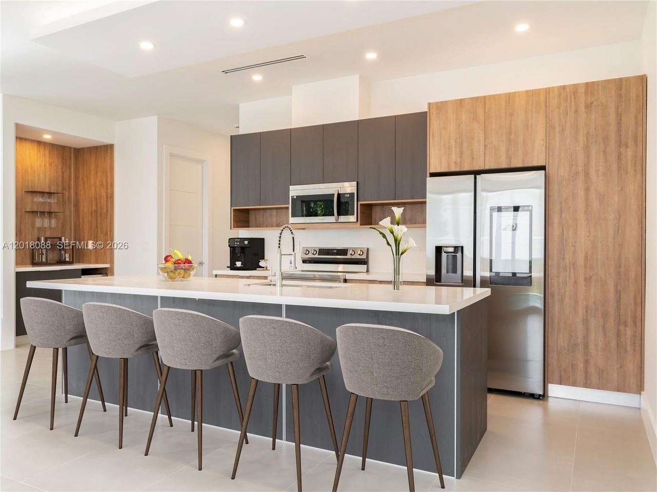 830 Sw 30th St #1 - Photo 5 of 20