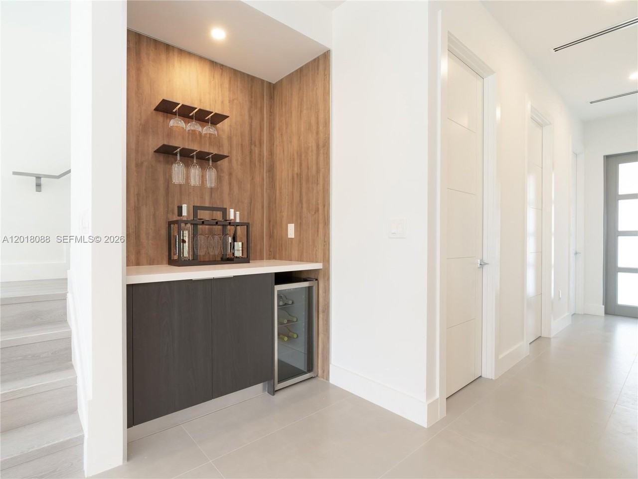 830 Sw 30th St #1 - Photo 7 of 20