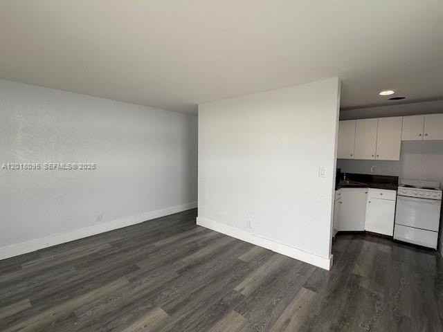 2880 Sw 1st St #4 - Photo 3 of 7