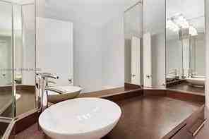 776 Brickell Key Blvd - Photo 5 of 8