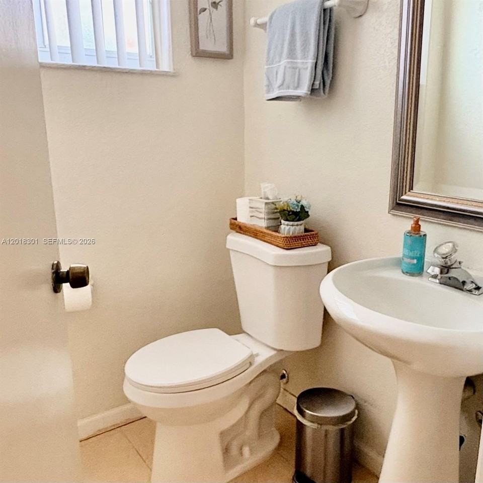 9020 Nw 38th Dr #5 - Photo 4 of 15