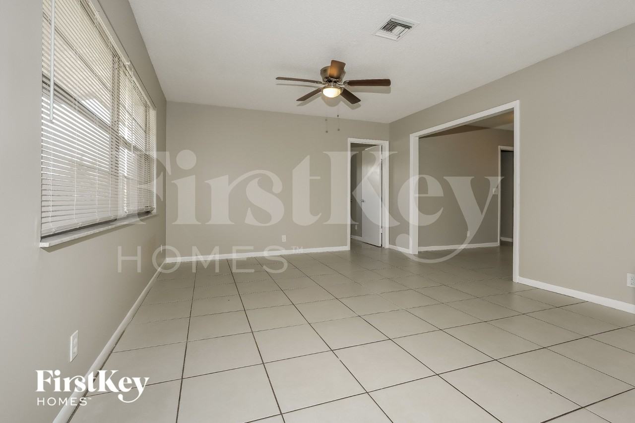 220 Broward Ave - Photo 3 of 16