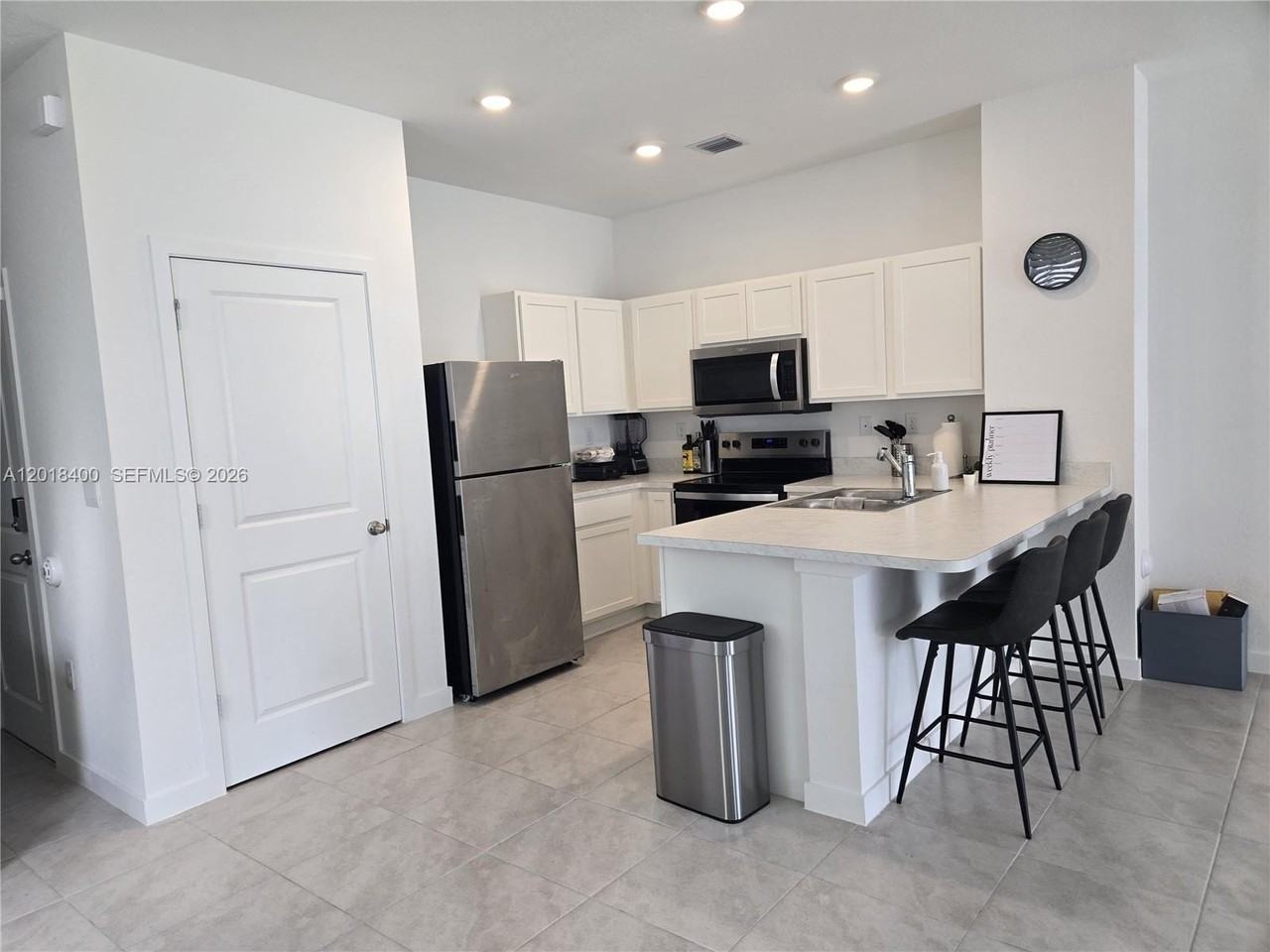 844 Nw 3rd Way #844 - Photo 4 of 17