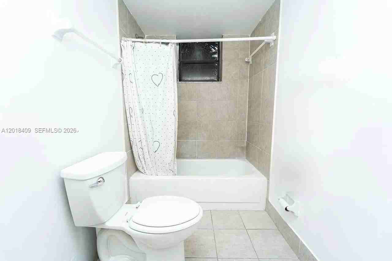 576 Nw 114th Ave #203 - Photo 4 of 8