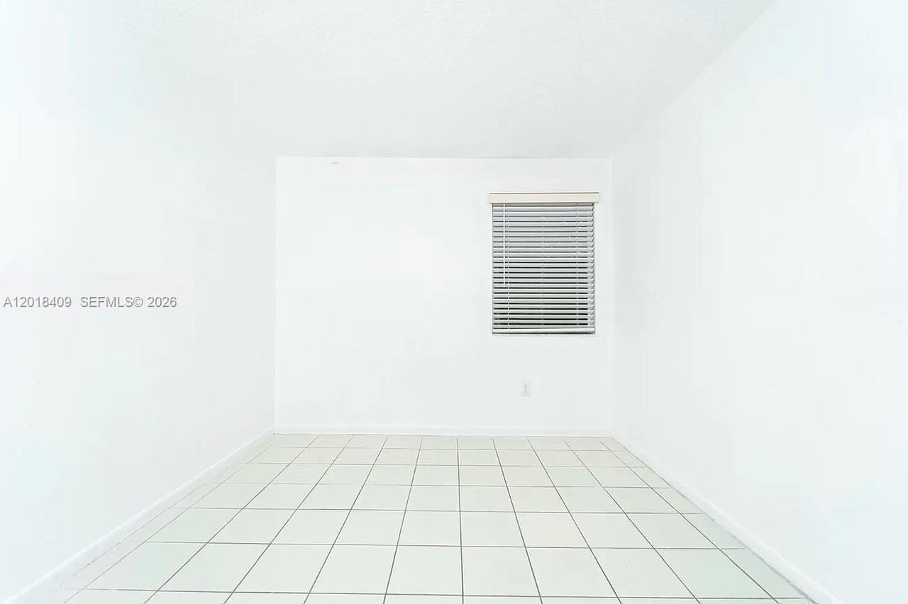 576 Nw 114th Ave #203 - Photo 7 of 8