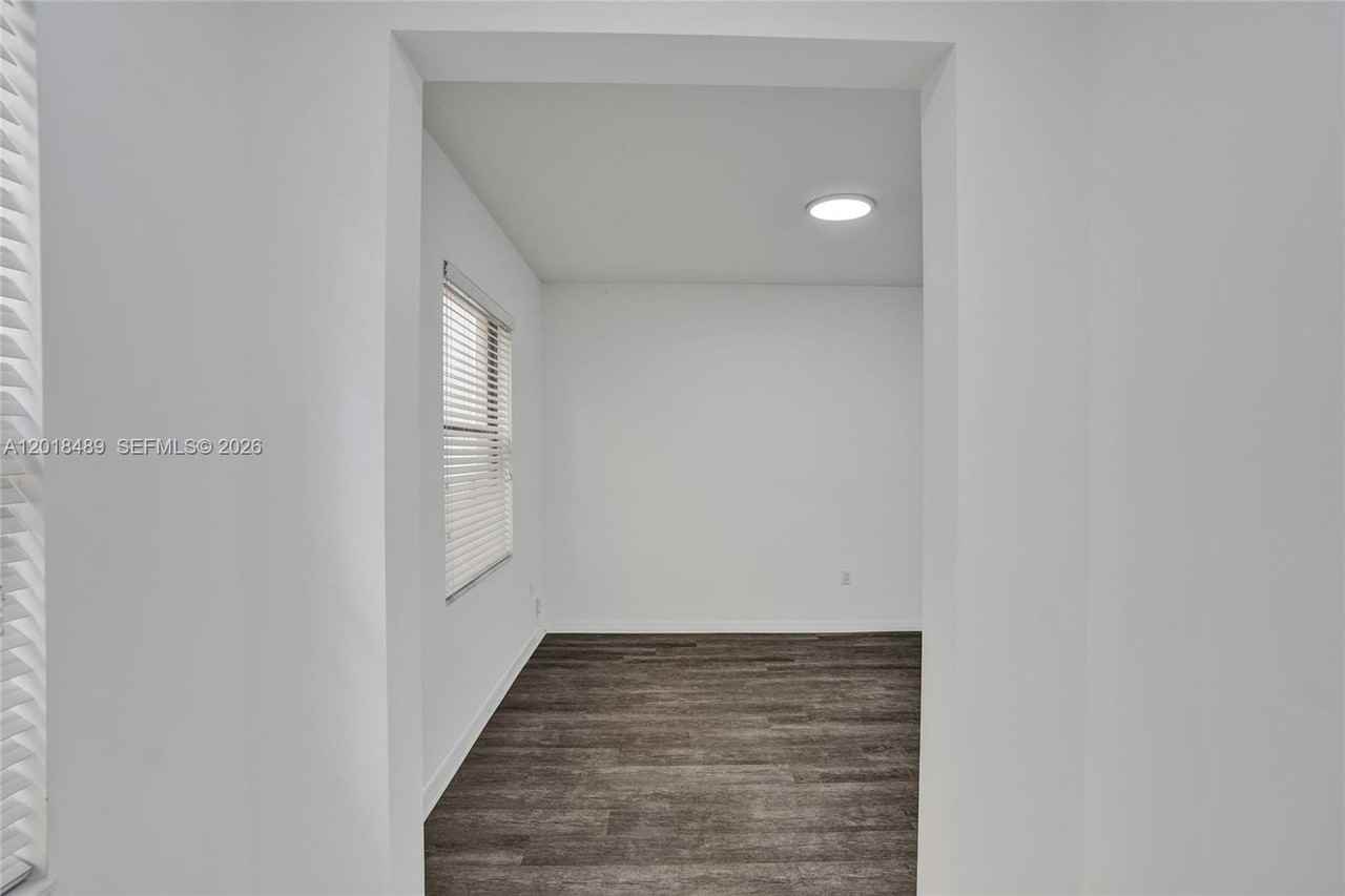 643 Ne 191st Ter - Photo 6 of 50
