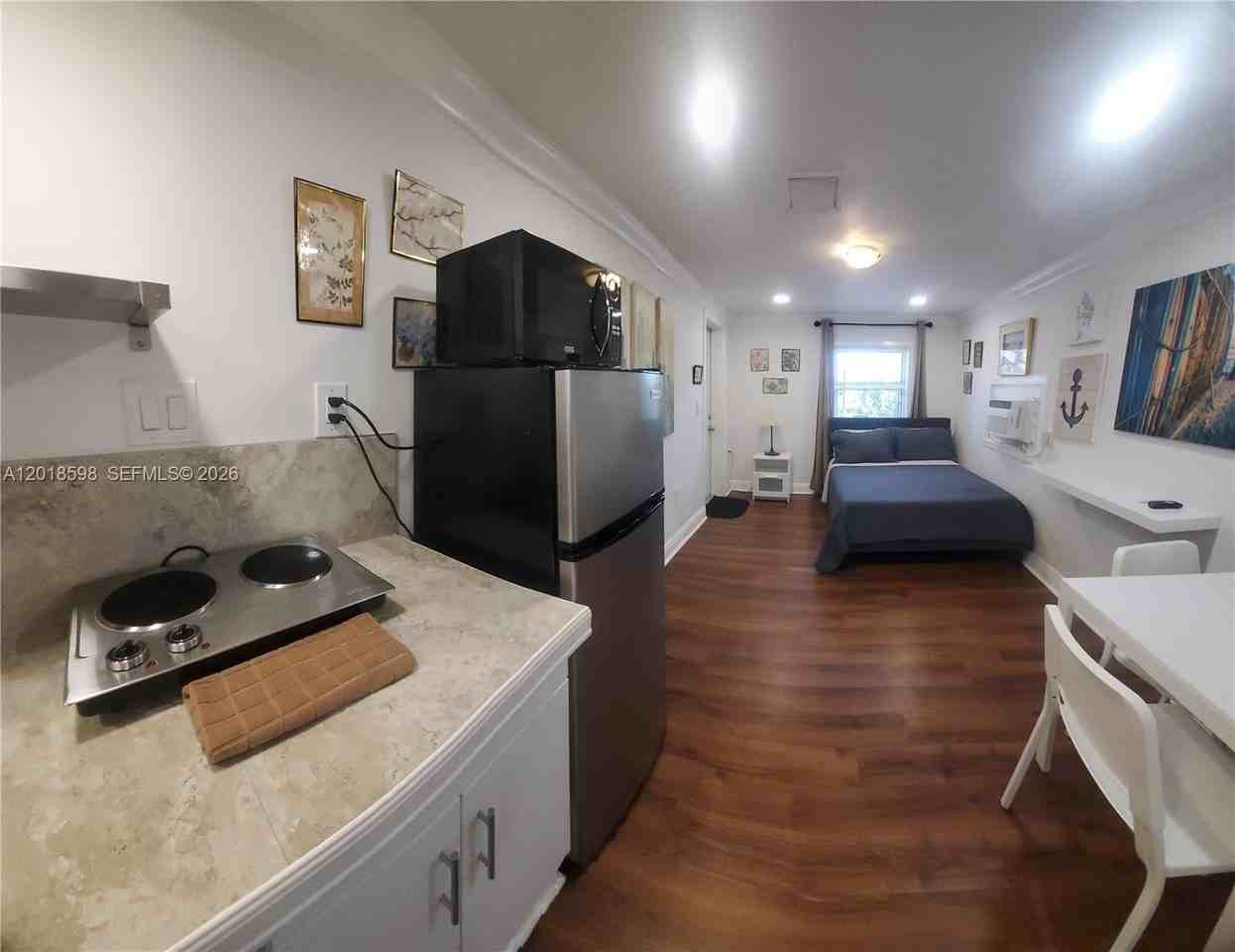 1030 S 62nd Ave #B - Photo 4 of 16