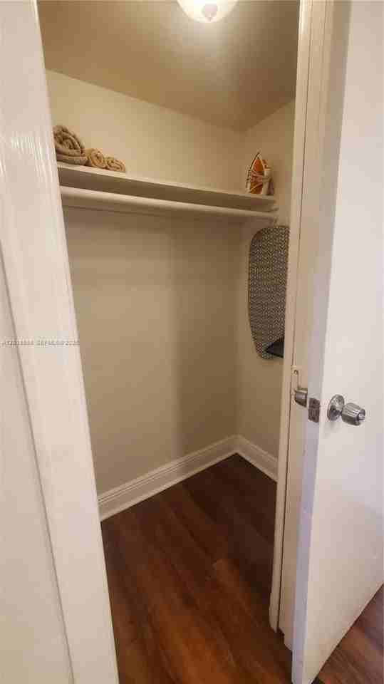1030 S 62nd Ave #B - Photo 7 of 16