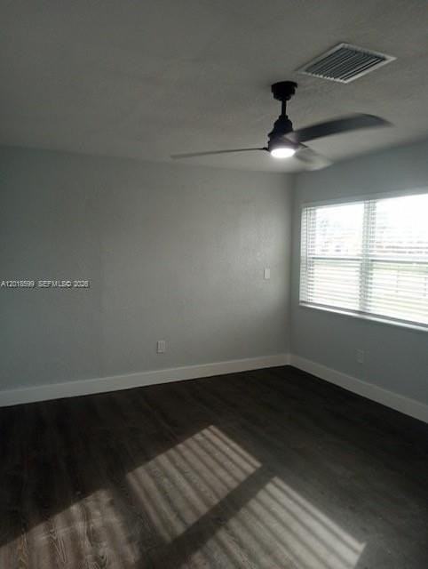 1070 Nw 23rd Rd - Photo 6 of 14