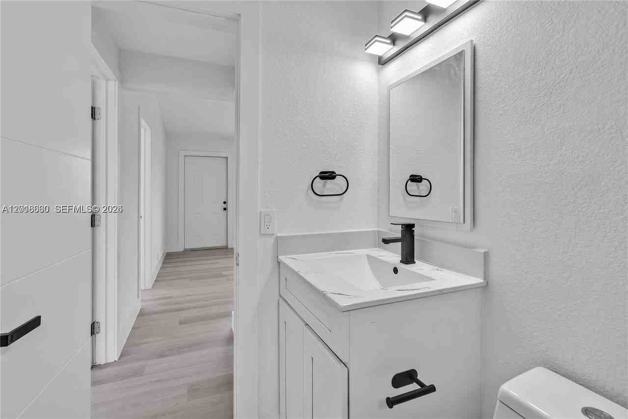 2195 W 5th Ave #1 - Photo 6 of 8