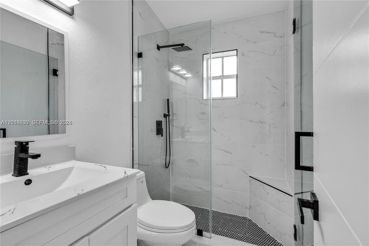 2195 W 5th Ave #1 - Photo 7 of 8