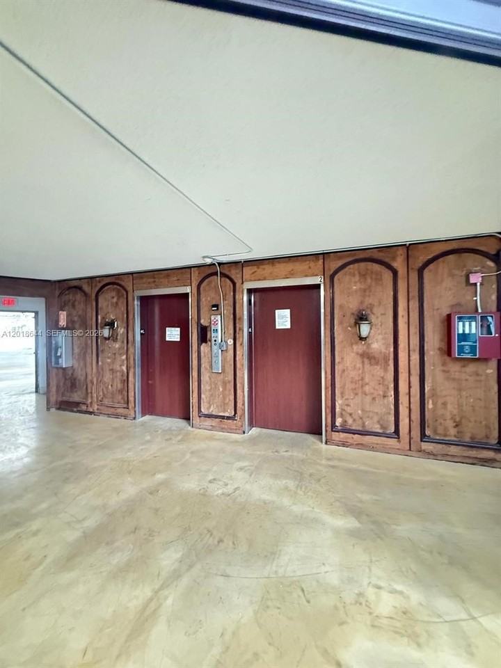 2025 Ne 164th St #818 - Photo 3 of 19