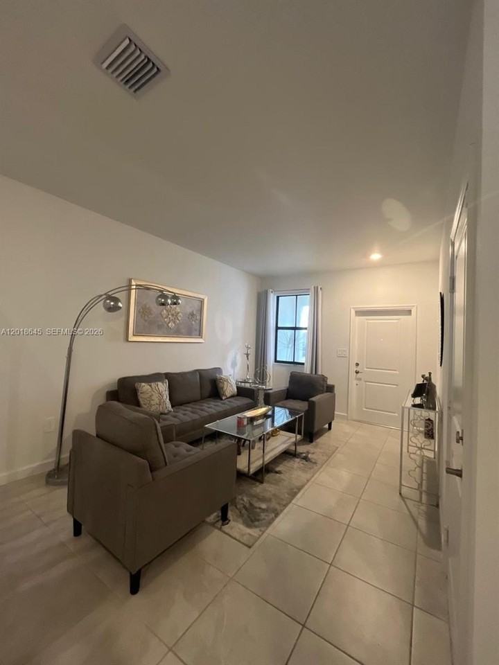 24687 Sw 119th Pl - Photo 3 of 28
