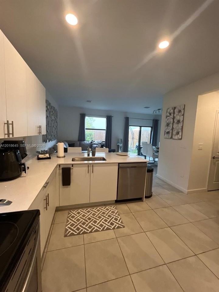24687 Sw 119th Pl - Photo 5 of 28