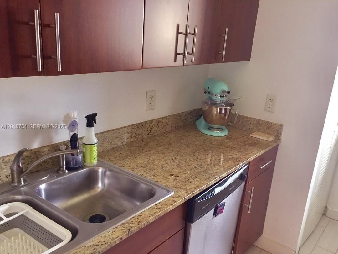 7414 Ne 6th Ct #7414 - Photo 3 of 19