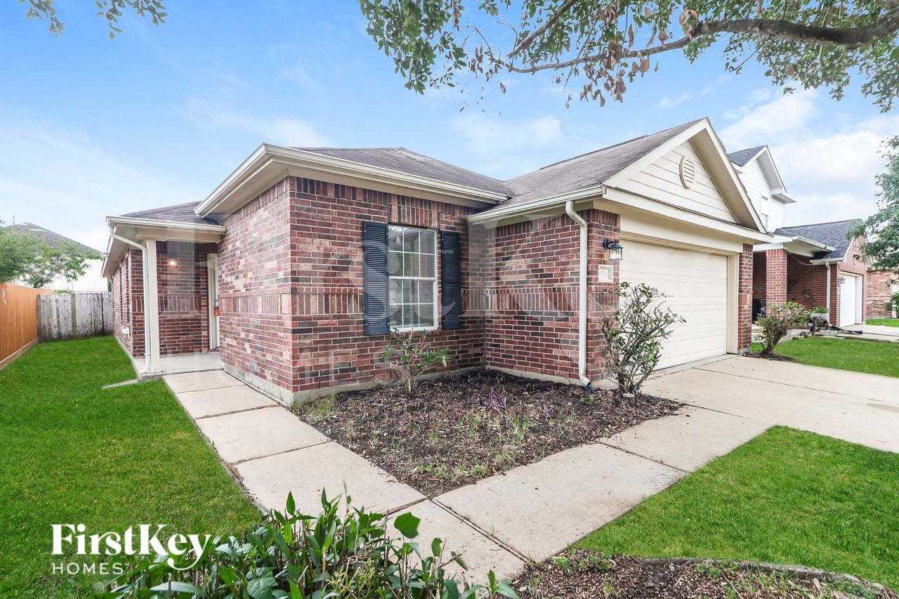 20735 Dewberry Creek Ln - Photo 2 of 19