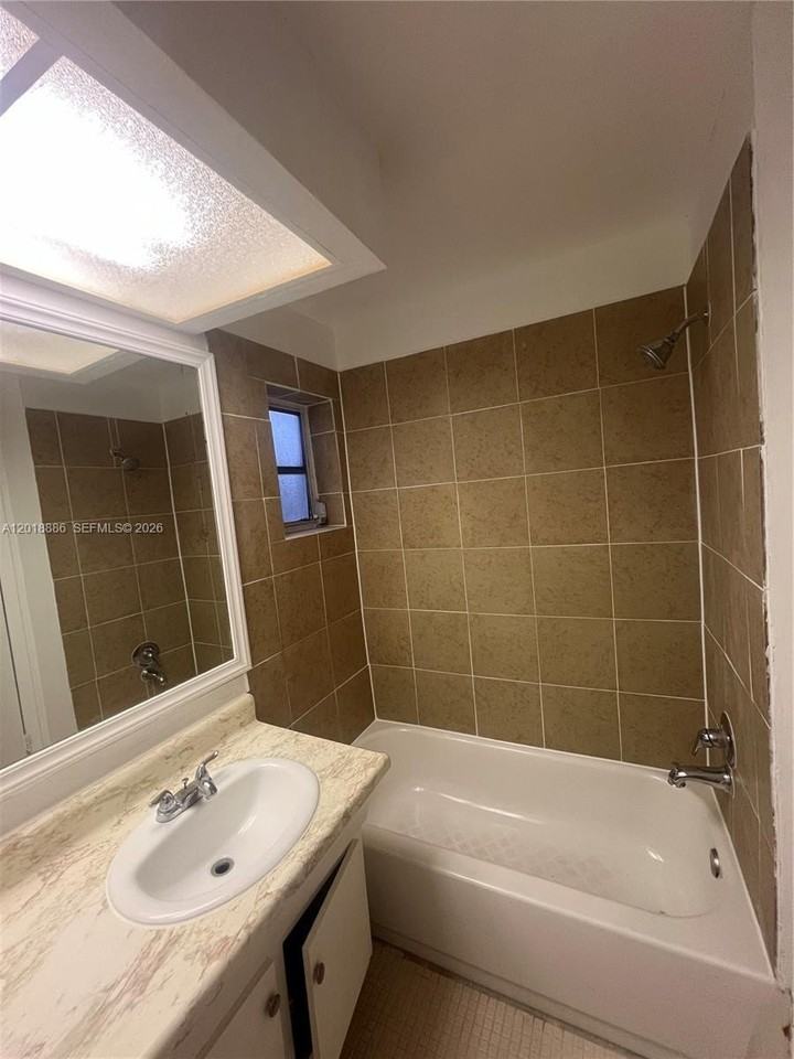 7324 Sw 82nd St #B210 - Photo 6 of 6